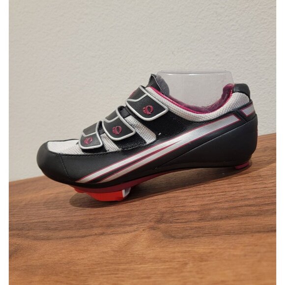 Pearl Izumi Other - Pearl Izumi Cycling Quest Red 5720 Shoes w/ Pedal Cleats EUR 39 (M6.5 W7.5W)